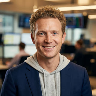 Ryan Brooks, analyste principal en trading chez Sûretance, dans une image de profil